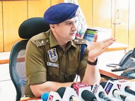 IPS Amit Kumar nabs mastermind involved in fraud of over Rs 2K crores by operating bank accounts of others