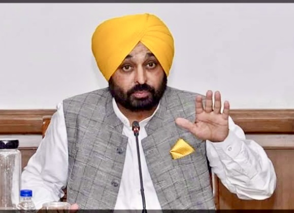 Bhagwant Mann gives appointment letter to 461 new police recruits