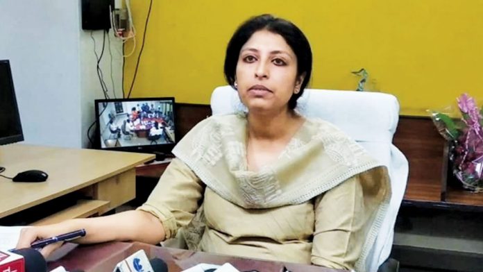IAS Chinmayee Gopal met with accident, escapes unhurt 