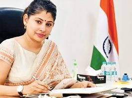 IAS Smita gets relief, HC quashes PIL